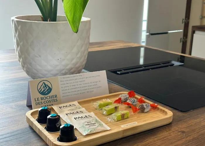 Le Rocher Des Costes