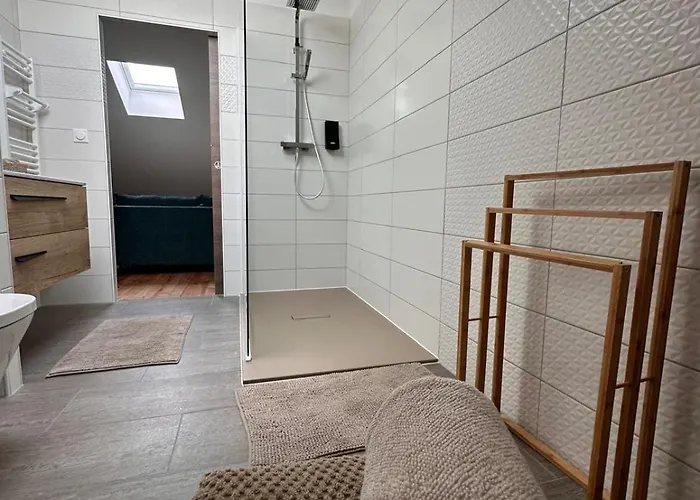 Le Rocher Des Costes