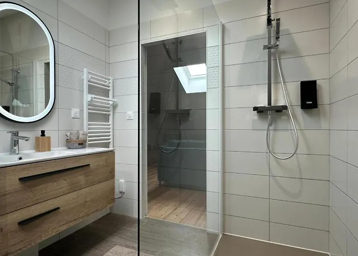 Le Rocher Des Costes *